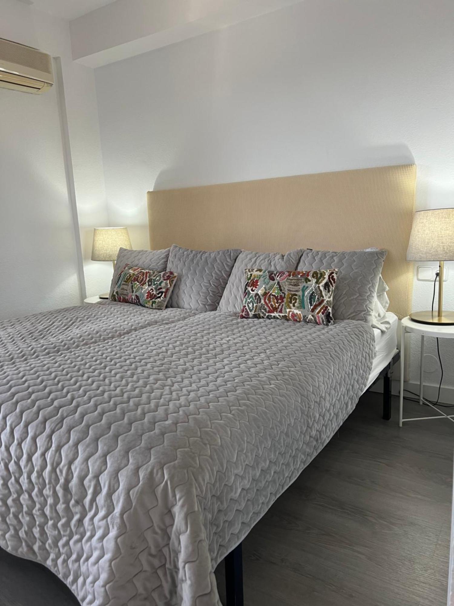 Torres De Aloha 2 Bdr Puerto Banus Apartment Marbella Exterior photo